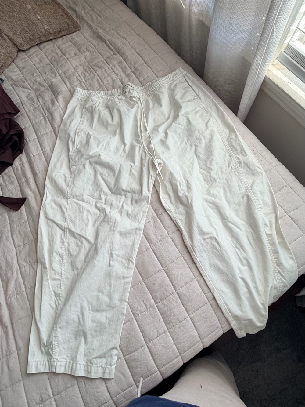 Abercrombie White Barrel Casual Drawstring Pants